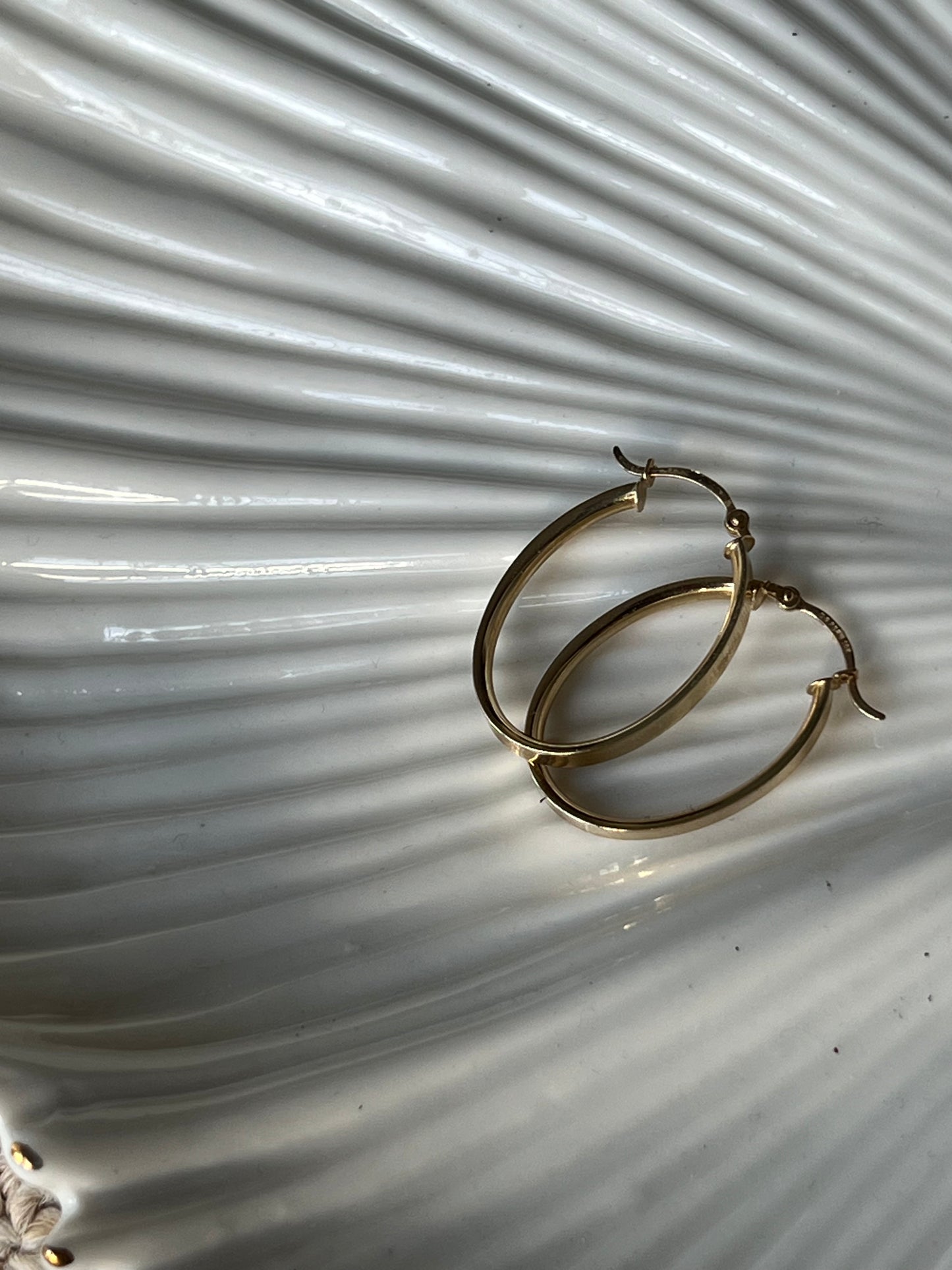 Oval Light Hoops